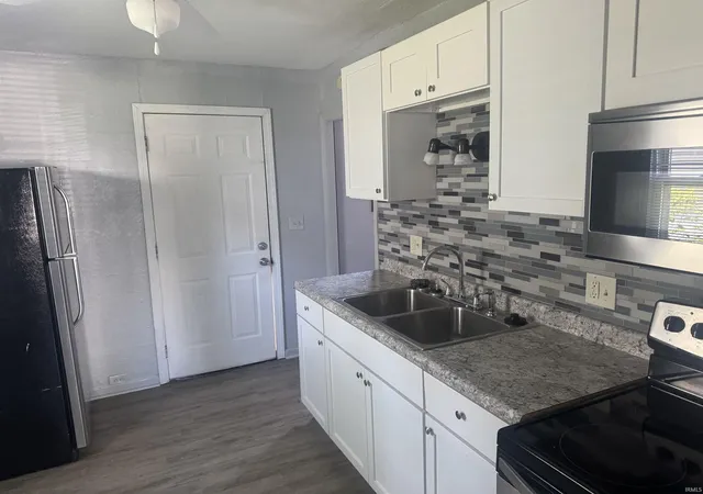 2nd image of 1015 E Elm St, Kokomo, IN 46901 | MLS# 202624633