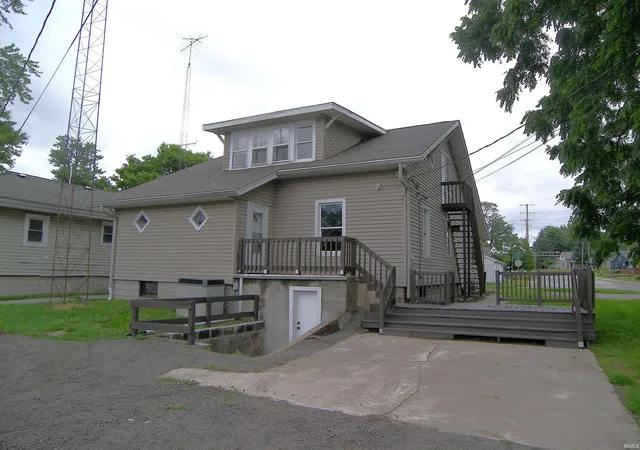 Photo 3 of Single family home for sale at 506 S Detroit St, Warsaw, IN 46580 | MLS# 202624637 | Listing updated on 2026-09-29