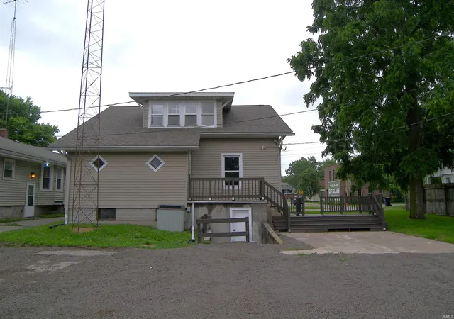 Photo 4 of Single family home for sale at 506 S Detroit St, Warsaw, IN 46580 | MLS# 202624637 | Listing updated on 2026-09-29