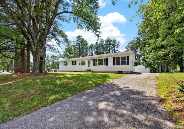Photo 2 of Sale Pending at 8380 S Fairfax Rd, Bloomington, IN 47401 | MLS# 202624645 | Listing updated on 2026-09-15