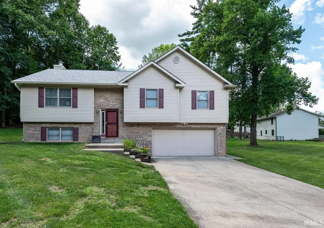 1st image of 5918 S Foxwood Ln, Bloomington, IN 47401 | MLS# 202624646