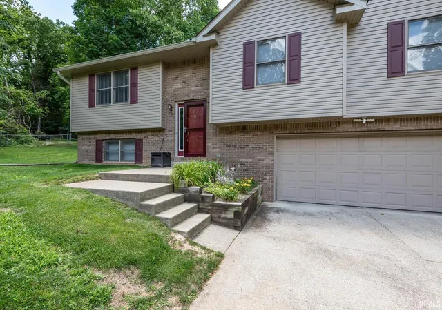 3rd image of 5918 S Foxwood Ln, Bloomington, IN 47401 | MLS# 202624646