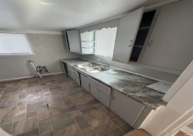 5th image of 2250 Chestnut St, Fort Wayne, IN 46803 | MLS# 202624685