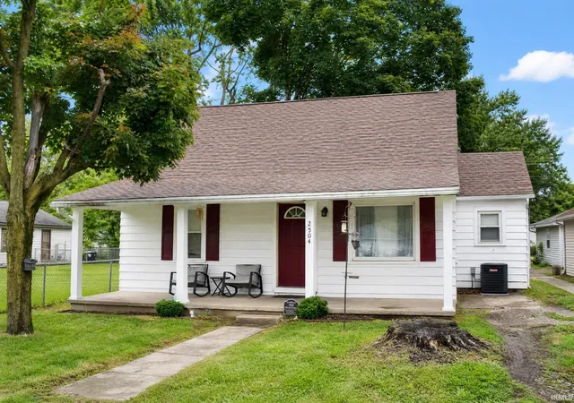 Homes for sale in Muncie, IN | 2504 E 13th St, Muncie, IN 47302 | MLS# 202624720