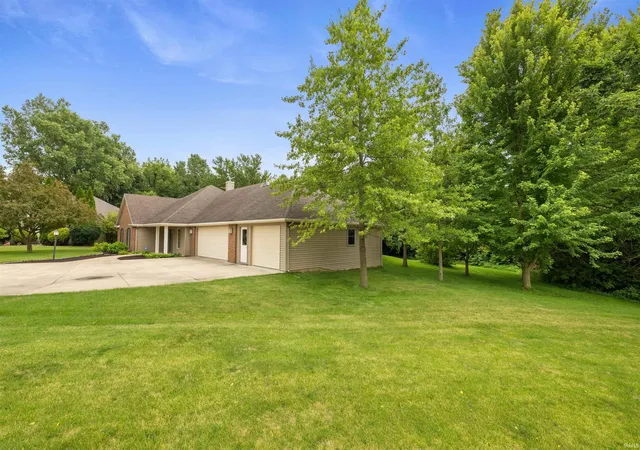 Homes for sale in Columbia City, IN | 1977 S Kleespie Ct, Columbia City, IN 46725 | MLS# 202624722