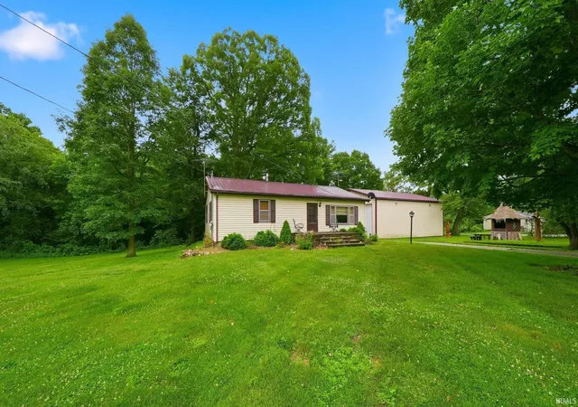 Homes for sale in Pleasant Lake, IN | 1475 W South Dr, Pleasant Lake, IN 46779 | MLS# 202624727
