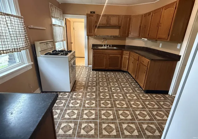 4th image of 48 Mckinstry Ave, Peru, IN 46970 | MLS# 202624736