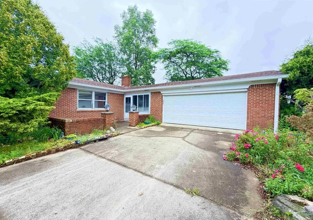 Homes for sale in Huntington, IN | 1521 Canterbury Ct, Huntington, IN 46750 | MLS# 202624751