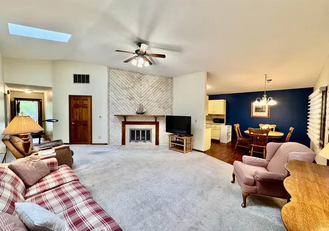 Photo 2 of Sale Pending at 802 Philadelphia Dr, Kokomo, IN 46902 | MLS# 202624754 | Listing updated on 2026-06-26