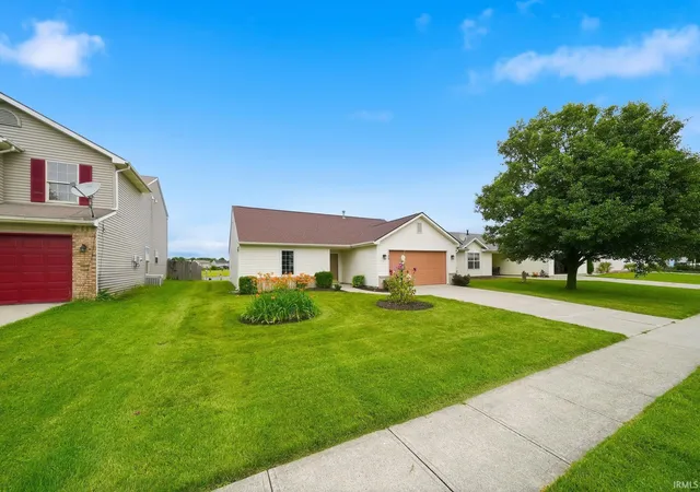 Photo 4 of Sale Pending at 218 El Dorado Trl, Fort Wayne, IN 46825 | MLS# 202624755 | Listing updated on 2026-07-21