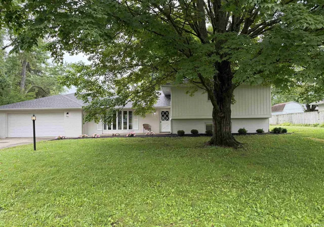 Homes for sale in Muncie, IN | 1212 N Bittersweet Ln, Muncie, IN 47304 | MLS# 202624758