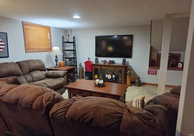 4th image of 310 Eastgate Dr, Vincennes, IN 47591 | MLS# 202624761