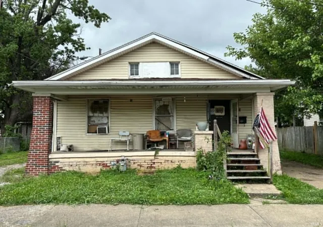 Homes for sale in Evansville, IN | 913 N 5th Ave, Evansville, IN 47710 | MLS# 202624779