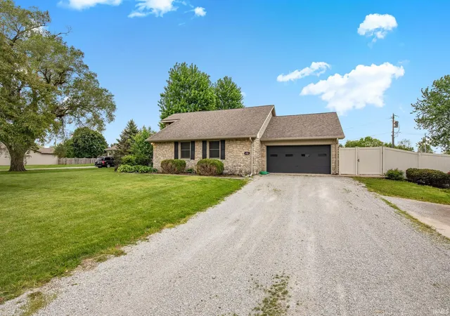 Homes for sale in Knightstown, IN | 4703 W 1200 N Rd, Knightstown, IN 46148 | MLS# 202624791