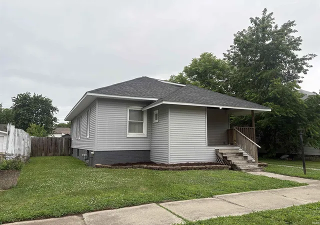 1st image of 1216 N 12th St, Vincennes, IN 47591 | MLS# 202624819