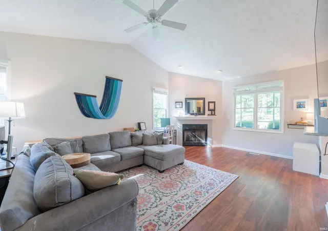 4th image of 9417 S Harbour Pointe Dr, Bloomington, IN 47401 | MLS# 202624860