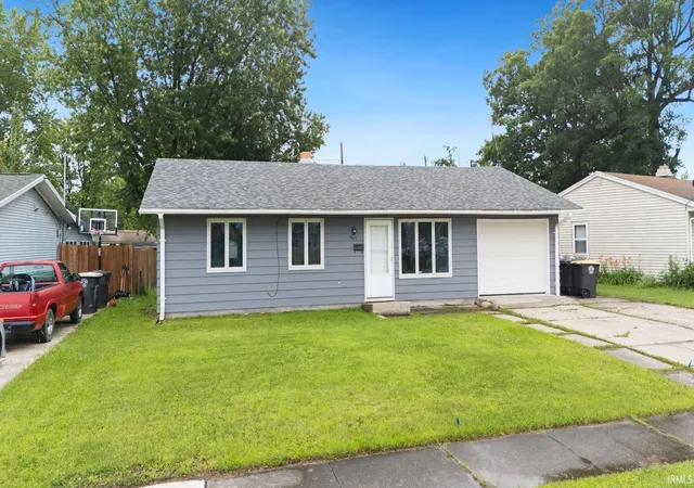 Photo 2 of Sale Pending at 6015 Landsdowne Dr, Fort Wayne, IN 46816 | MLS# 202624861 | Listing updated on 2026-06-27