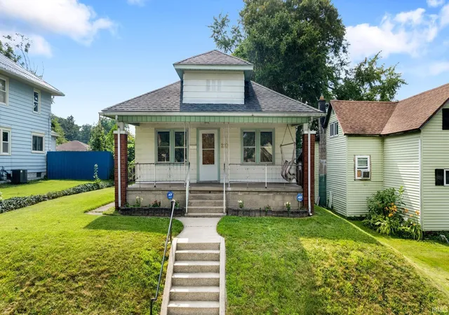 Homes for sale in South Bend, IN | 2201 Catalpa St, South Bend, IN 46613 | MLS# 202624866