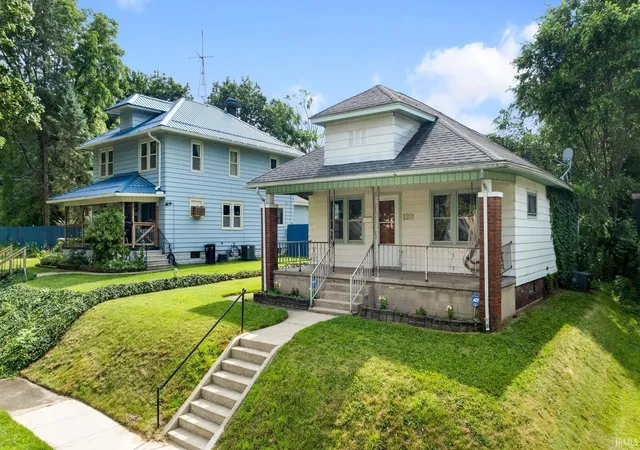 Homes for sale in South Bend, IN | 2201 Catalpa St, South Bend, IN 46613 | MLS# 202624866