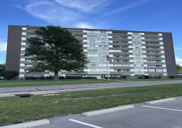 1st image of 1100 Erie Ave #409, Evansville, IN 47715 | MLS# 202624875