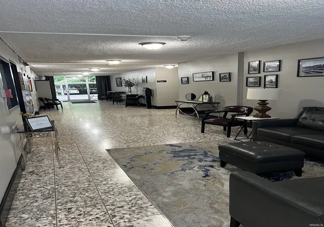 4th image of 1100 Erie Ave #409, Evansville, IN 47715 | MLS# 202624875