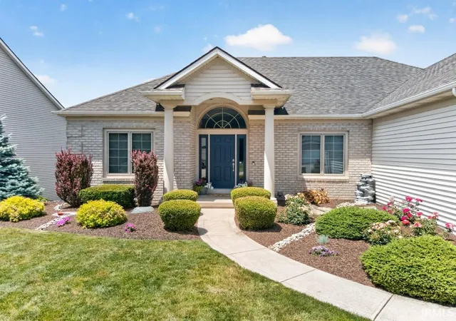 Photo 3 of Sale Pending at 11731 Island Cvs Dr, Fort Wayne, IN 46845 | MLS# 202624903 | Listing updated on 2026-06-28