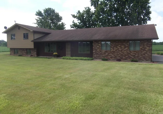 Homes for sale in Angola, IN | 4565 E 100 N, Angola, IN 46703 | MLS# 202624905