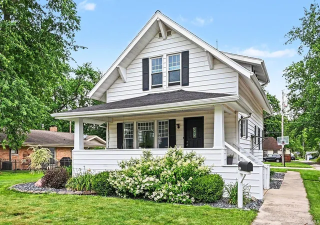 3rd image of 604 E Van Buren St, Nappanee, IN 46550 | MLS# 202624907