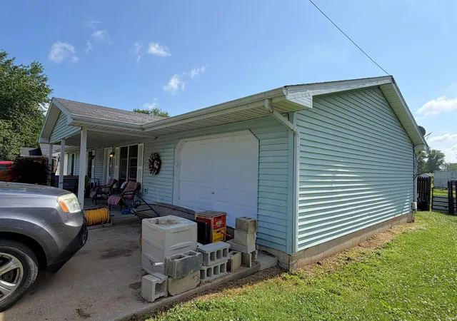 3rd image of 1115 N 9Th Street, Mitchell, IN 47446 | MLS# 202624936