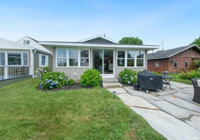 2nd image of 11869 N Forest Dr, Syracuse, IN 46567 | MLS# 202624944