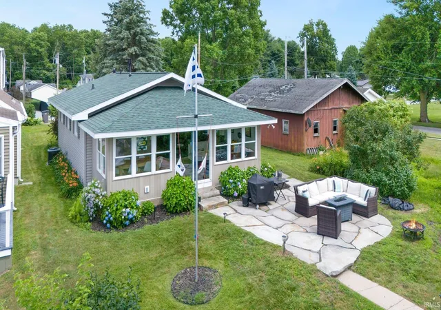 Photo 3 of Sale Pending at 11869 N Forest Dr, Syracuse, IN 46567 | MLS# 202624944 | Listing updated on 2026-08-01