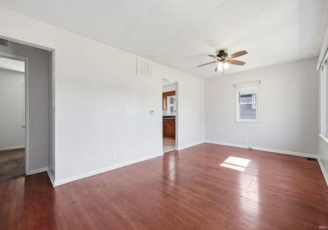 Photo 3 of Sale Pending at 204 W Cromer Ave, Muncie, IN 47303 | MLS# 202624961 | Listing updated on 2026-07-01