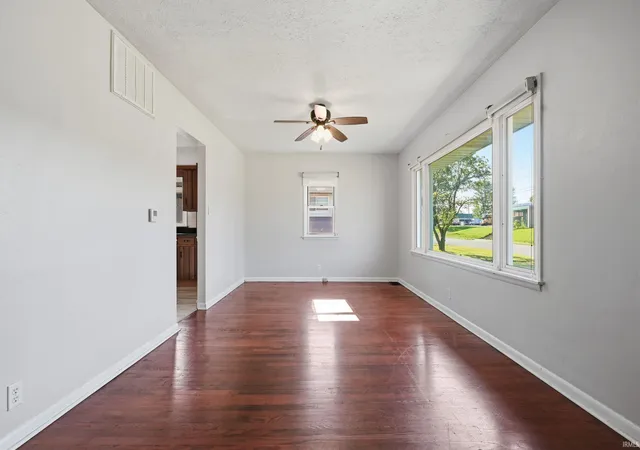 Photo 4 of Sale Pending at 204 W Cromer Ave, Muncie, IN 47303 | MLS# 202624961 | Listing updated on 2026-07-01
