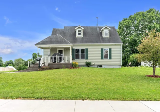 Homes for sale in Albion, IN | 608 E Hazel St, Albion, IN 46701 | MLS# 202624967