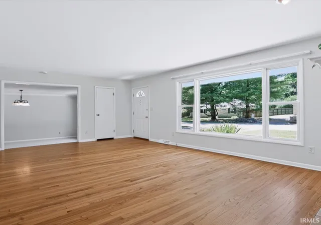 Photo 4 of Manufactured home for sale at 811 S Eastside Dr, Bloomington, IN 47401 | MLS# 202624969 | Listing updated on 2026-09-21