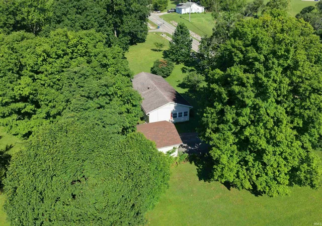 42nd image of 1852 Hancock Ave, Mitchell, IN 47446 | MLS# 202624975