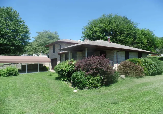 Homes for sale in Bloomfield, IN | 256 W Post St, Bloomfield, IN 47424 | MLS# 202624980