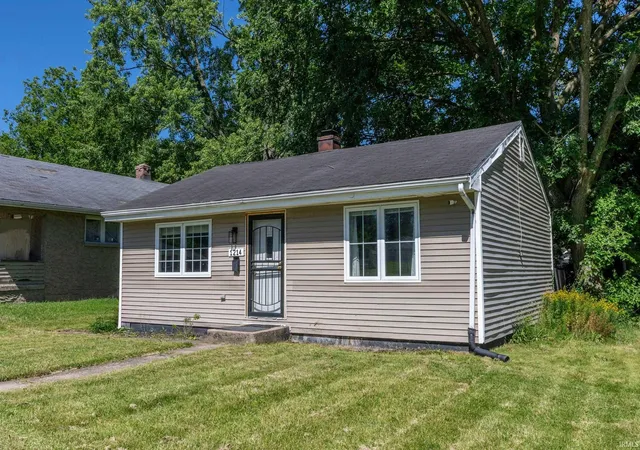 Photo 2 of Manufactured home for sale at 1214 N Olive St, South Bend, IN 46628 | MLS# 202625002 | Listing updated on 2026-09-02