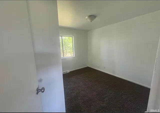 Photo 3 of Manufactured home for sale at 2401 Beech Dr, Evansville, IN 47714 | MLS# 202625010 | Listing updated on 2026-07-28