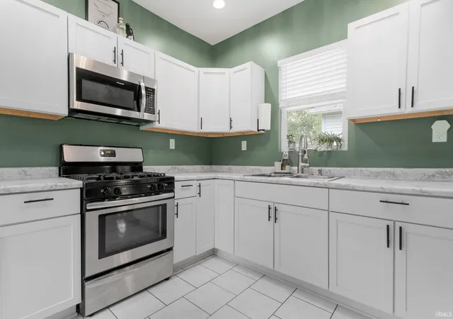 Photo 3 of Sale Pending at 1023 Sherman Ave, South Bend, IN 46616 | MLS# 202625011 | Listing updated on 2026-08-29