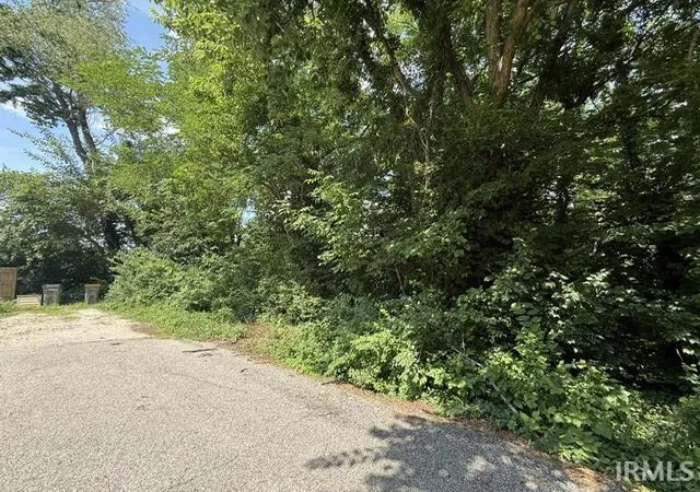 2nd image of 2301 S Ford Ave, Bloomington, IN 47403 | MLS# 202625022