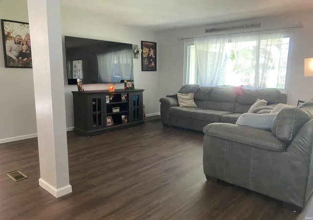 3rd image of 812 S Jean Dr, Portland, IN 47371 | MLS# 202625028