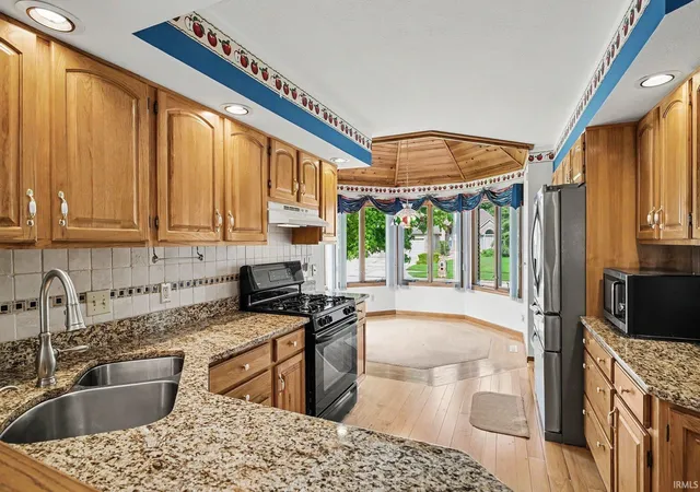 5th image of 3828 Thornridge Dr, Elkhart, IN 46514 | MLS# 202625033