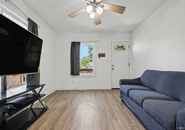 Photo 3 of Manufactured home for sale at 526 S 33rd Street, South Bend, IN 46615 | MLS# 202625044 | Listing updated on 2026-07-16