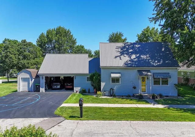 Photo 1 of Manufactured home for sale at 230 W Allen St, Markle, IN 46770 | MLS# 202625045 | Listing updated on 2026-09-30