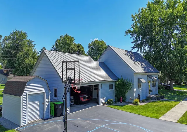 Photo 3 of Manufactured home for sale at 230 W Allen St, Markle, IN 46770 | MLS# 202625045 | Listing updated on 2026-09-30