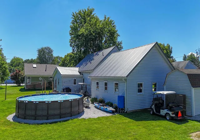 Photo 3 of Manufactured home for sale at 230 W Allen St, Markle, IN 46770 | MLS# 202625045 | Listing updated on 2026-09-30