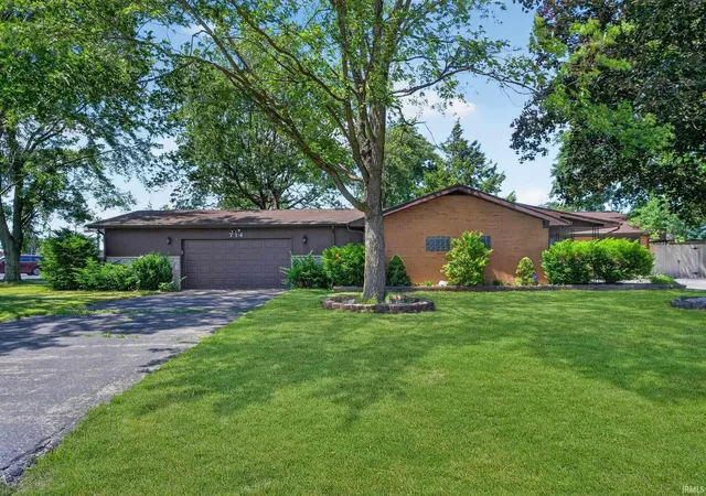 Homes for sale in Kokomo, IN | 714 E Southway Blvd, Kokomo, IN 46902 | MLS# 202625054