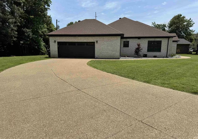 Photo 2 of Sale Pending at 4244 Meadowbrook Ln, Newburgh, IN 47630 | MLS# 202625056 | Listing updated on 2026-07-11