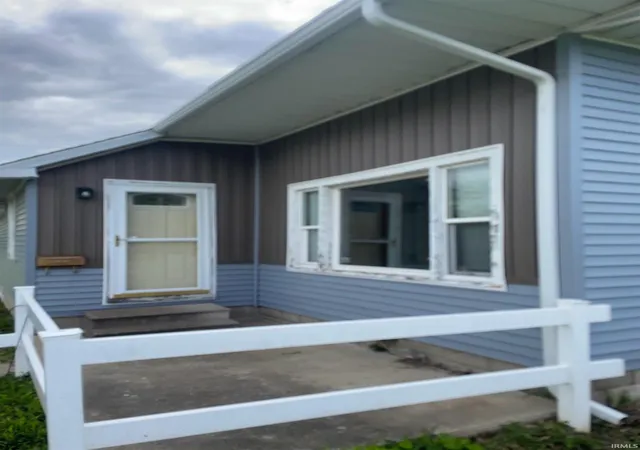5th image of 542 E Sycamore St, Jasonville, IN 47438 | MLS# 202625059